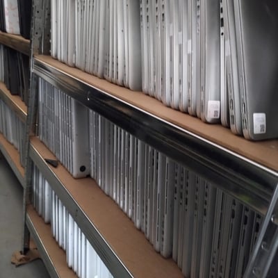 5000 LAPTOPS , MACBOOKS TABLETS AND SMARTWATCH BATCH CHARGERS WAREHOUSE CLEARANCE